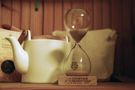 SABLIER 5 MIN EN VERRE ET BOIS DE HÊTRE