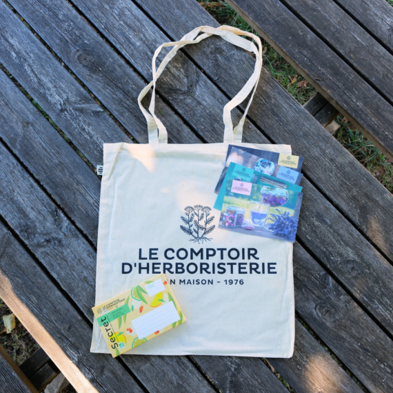 1 INFUSION A POSTER SECRET + 1 SAC TISSU + 1 CARTE POSTALE